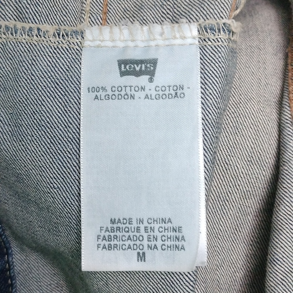 Levis Denim Vest with Assorted Pins - Picture 9 of 9